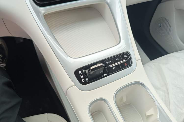 Used Geely Galaxy Geome 2026 Model 310km Dream Edition Gear Lever