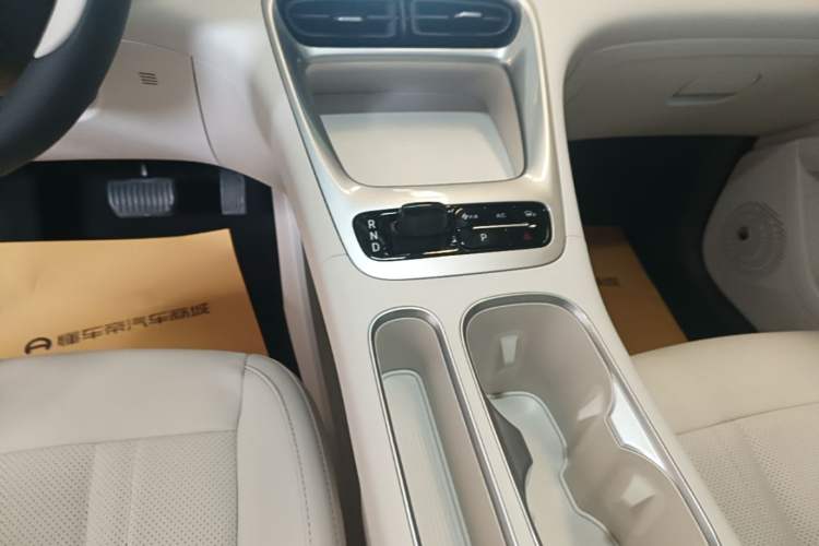 Used Geely Galaxy Geome 2026 Model 310km Youth Edition Gear Lever