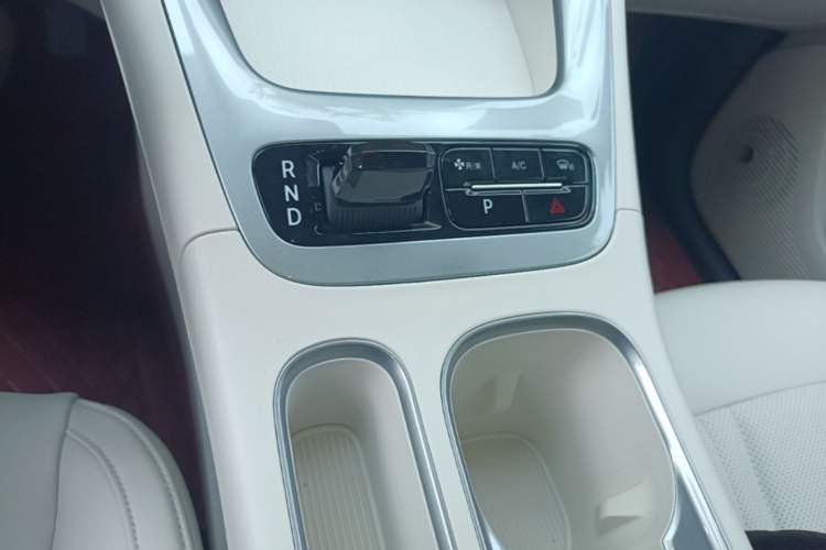Used Geely Galaxy Geome 2026 Model 410km Freedom Edition Gear Lever