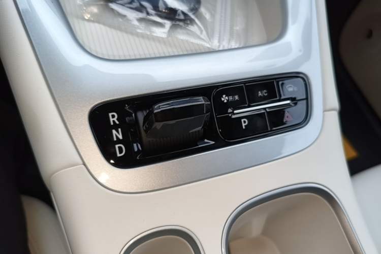 Used Geely Galaxy Geome 2026 Model 310km Dream Edition Gear Lever