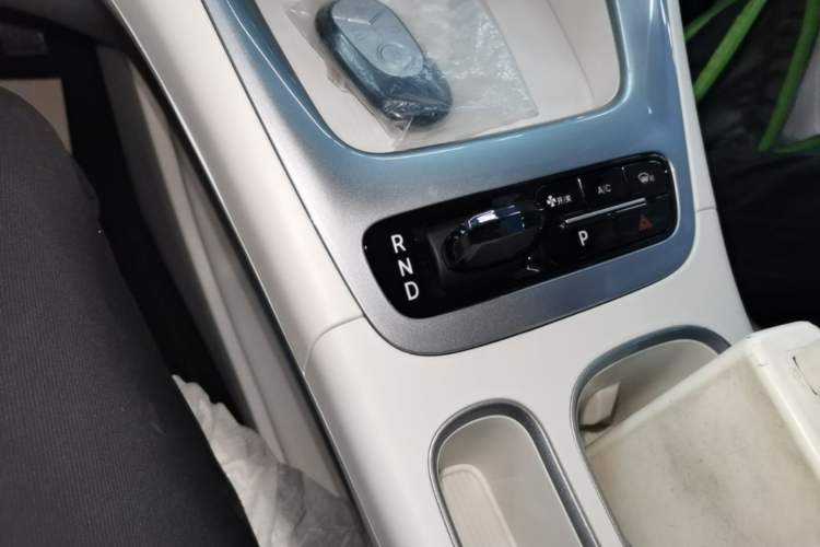 Used Geely Galaxy Geome 2026 Model 310km Youth Edition Gear Lever