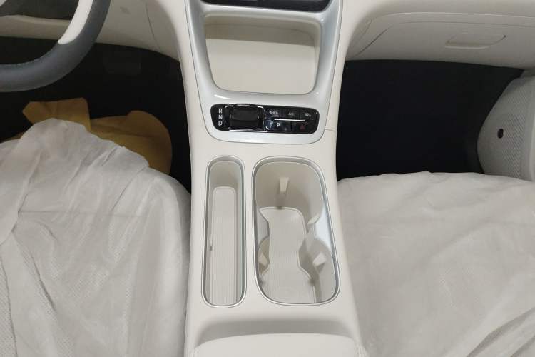 Used Geely Galaxy Geome 2026 Model 310km Youth Edition Gear Lever