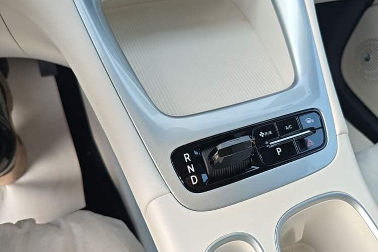 Used Geely Galaxy Geome 2026 Model 310km Dream Edition Gear Lever
