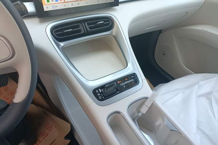 Used Geely Galaxy Geome 2026 Model 310km Youth Edition Gear Lever