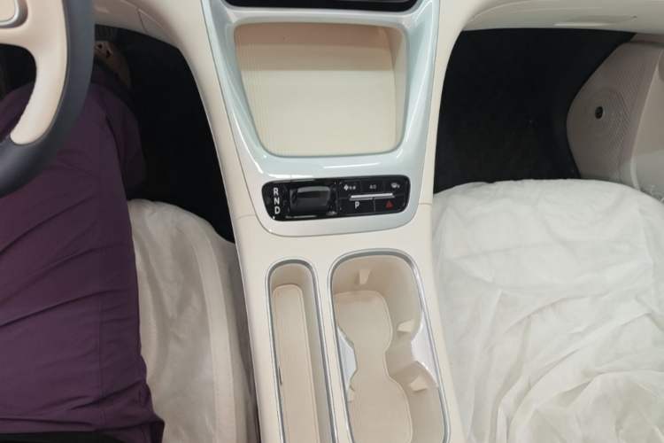 Used Geely Galaxy Geome 2026 Model 310km Youth Edition Gear Lever