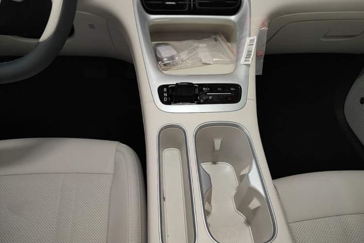 Used Geely Galaxy Geome 2026 Model 310km Youth Edition Gear Lever