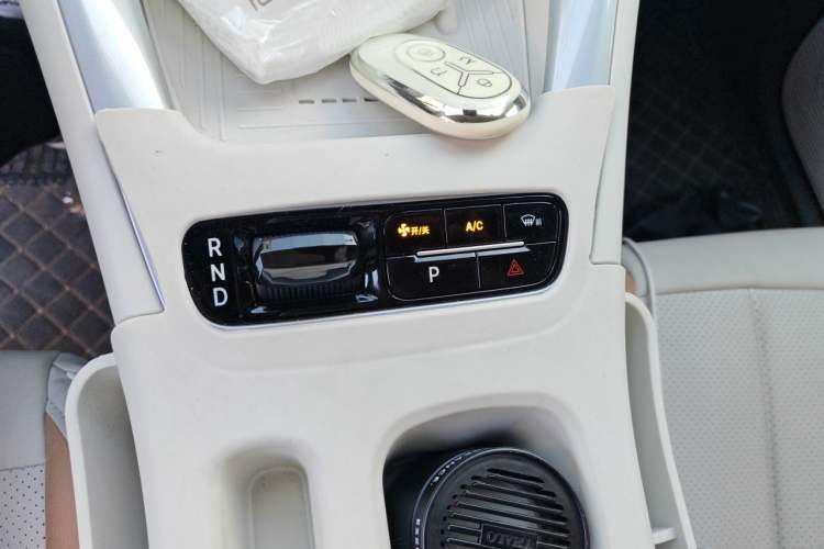Used Geely Galaxy Geome 2026 Model 410km Freedom Edition Gear Lever