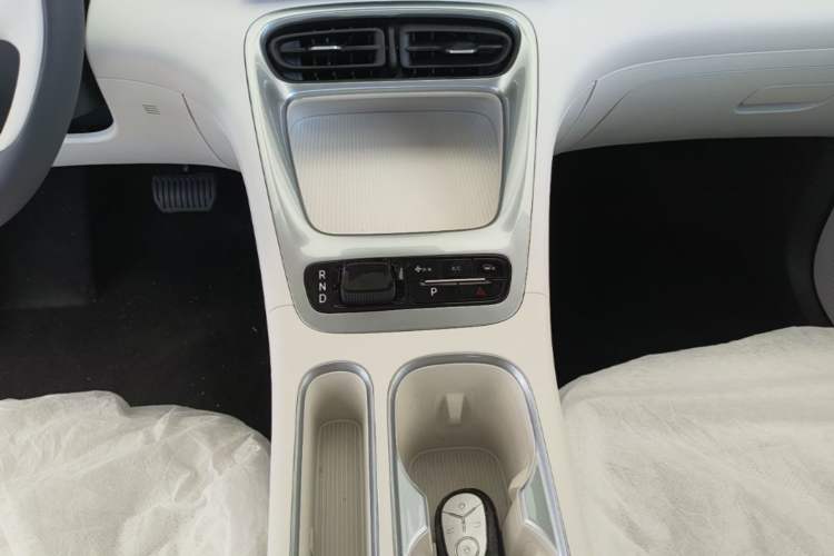 Used Geely Galaxy Geome 2026 Model 310km Youth Edition Gear Lever