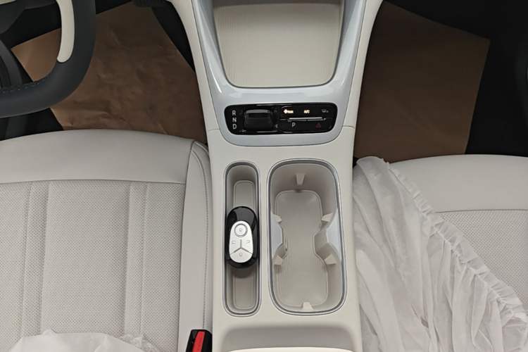 Used Geely Galaxy Geome 2026 Model 310km Youth Edition Gear Lever