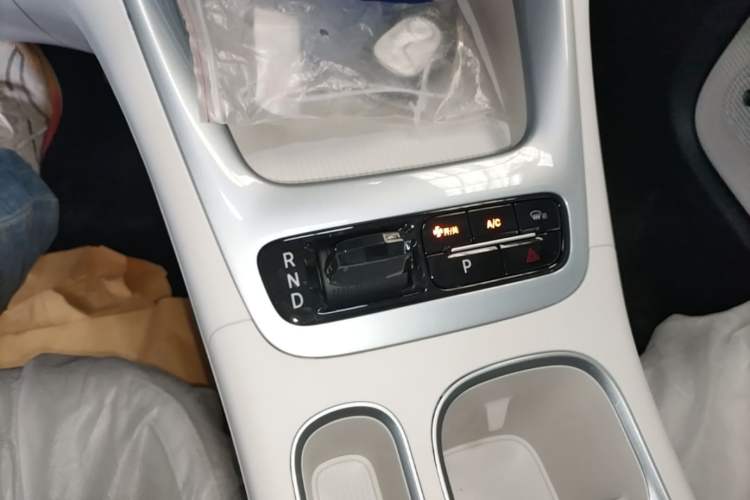 Used Geely Galaxy Geome 2026 Model 310km Youth Edition Gear Lever