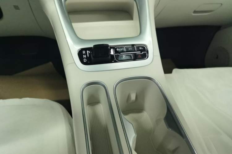 Used Geely Galaxy Geome 2026 Model 310km Youth Edition Gear Lever