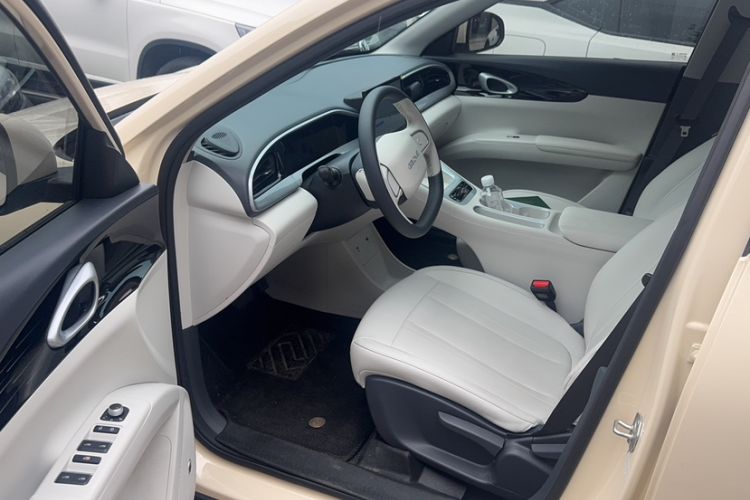 Used Geely Galaxy Geome 2026 Model 310km Youth Edition Interior 5