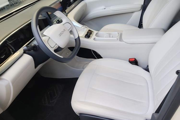 Used Geely Galaxy Geome 2026 Model 310km Youth Edition Left Front Seat