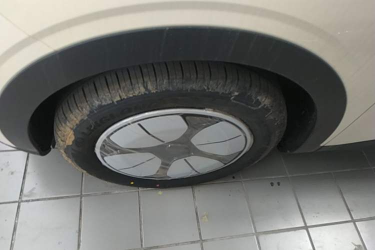 Used Geely Galaxy Geome 2026 Model 310km Youth Edition Left Front Wheel Hub