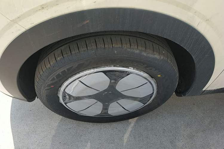 Used Geely Galaxy Geome 2026 Model 310km Youth Edition Left Front Wheel Hub
