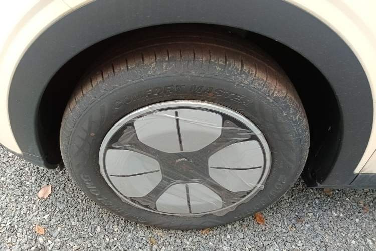 Used Geely Galaxy Geome 2026 Model 310km Youth Edition Left Front Wheel Hub
