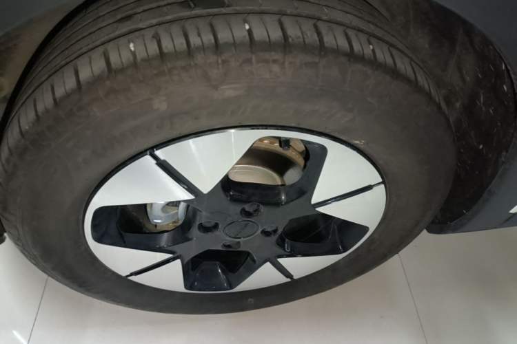Used Geely Galaxy Geome 2026 Model 410km Freedom Edition Left Front Wheel Hub
