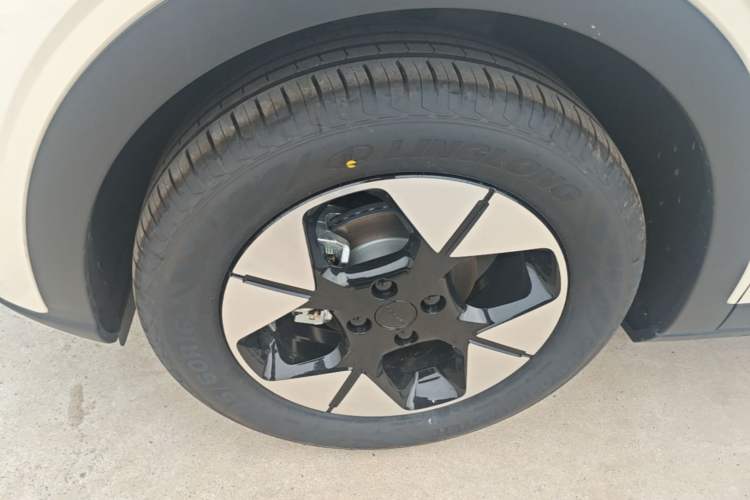 Used Geely Galaxy Geome 2026 Model 310km Dream Edition Left Front Wheel Hub
