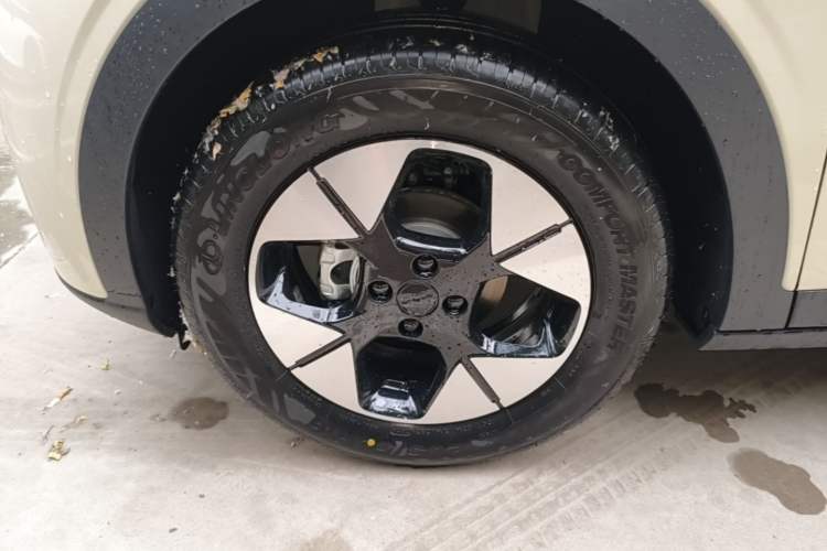 Used Geely Galaxy Geome 2026 Model 310km Dream Edition Left Front Wheel Hub