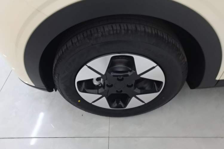 Used Geely Galaxy Geome 2026 Model 310km Dream Edition Left Front Wheel Hub