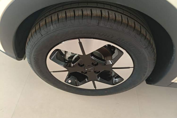 Used Geely Galaxy Geome 2026 Model 310km Dream Edition Left Front Wheel Hub