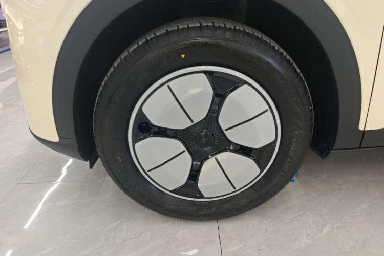 Used Geely Galaxy Geome 2026 Model 310km Youth Edition Left Front Wheel Hub