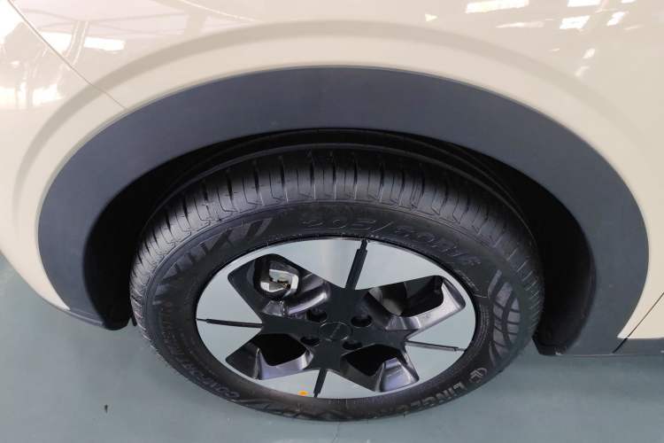 Used Geely Galaxy Geome 2026 Model 310km Dream Edition Left Front Wheel Hub