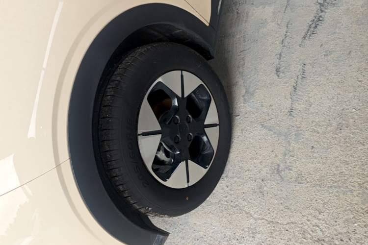 Used Geely Galaxy Geome 2026 Model 310km Dream Edition Left Front Wheel Hub