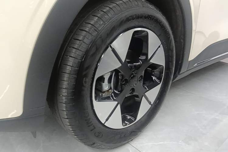 Used Geely Galaxy Geome 2026 Model 310km Dream Edition Left Front Wheel Hub