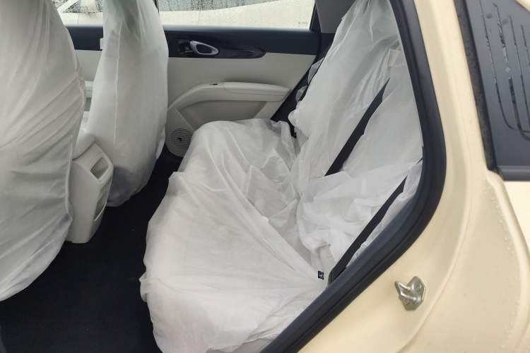 Used Geely Galaxy Geome 2026 Model 310km Youth Edition Left Rear Seat