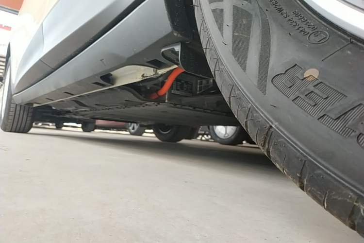 Used Geely Galaxy Geome 2026 Model 310km Youth Edition Left Side Sill