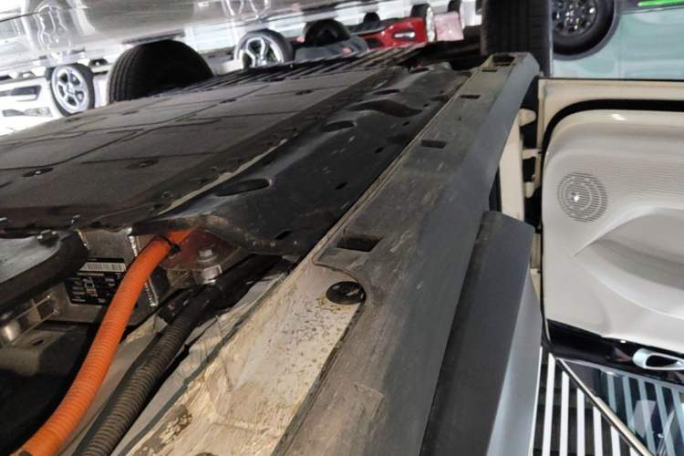 Used Geely Galaxy Geome 2026 Model 310km Youth Edition Left Side Sill