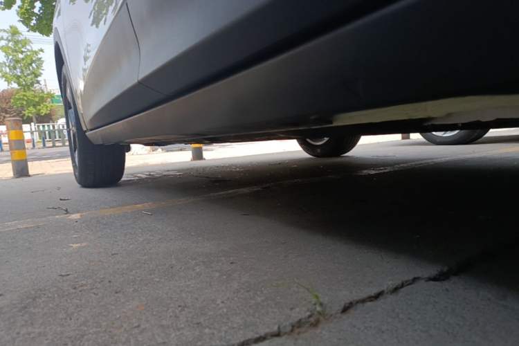 Used Geely Galaxy Geome 2026 Model 410km Freedom Edition Left Side Sill