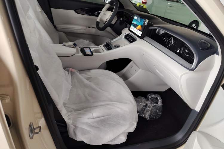 Used Geely Galaxy Geome 2026 Model 310km Youth Edition Right Front Seat