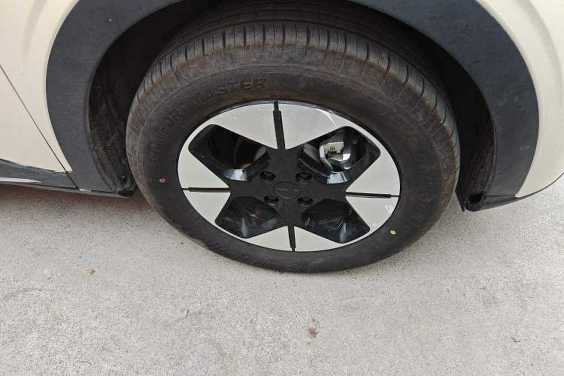 Used Geely Galaxy Geome 2026 Model 310km Dream Edition Right Front Wheel Hub