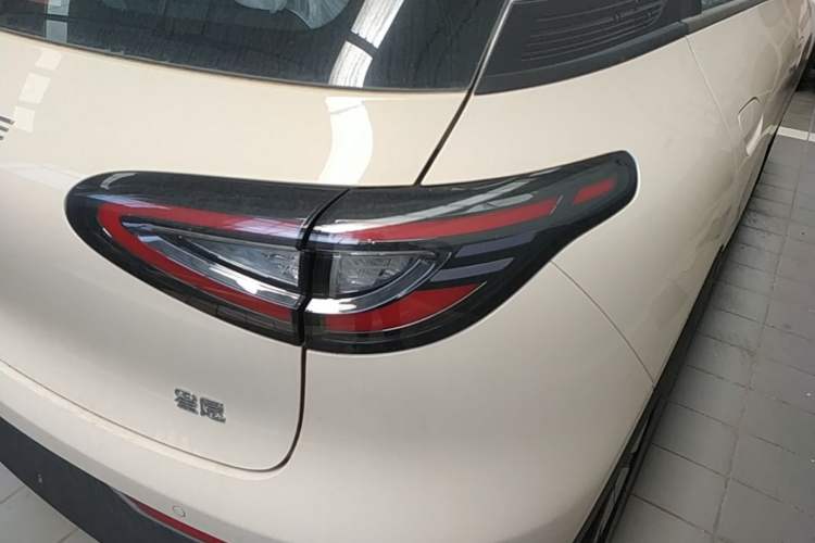 Used Geely Galaxy Geome 2026 Model 310km Youth Edition Right Rear Taillight