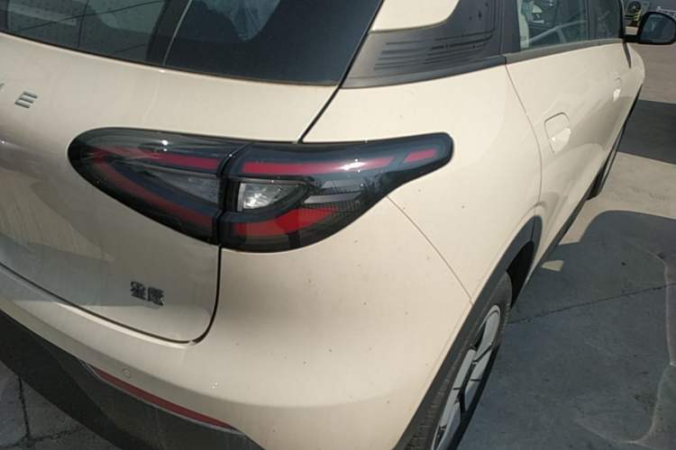 Used Geely Galaxy Geome 2026 Model 310km Youth Edition Right Rear Taillight
