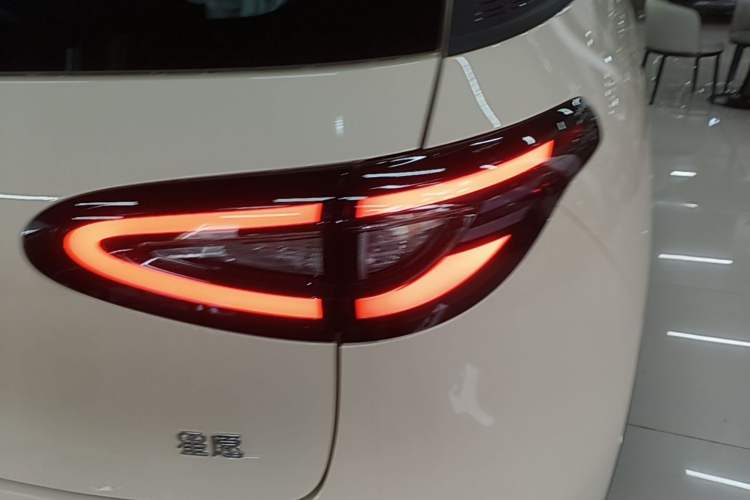 Used Geely Galaxy Geome 2026 Model 410km Freedom Edition Right Rear Taillight