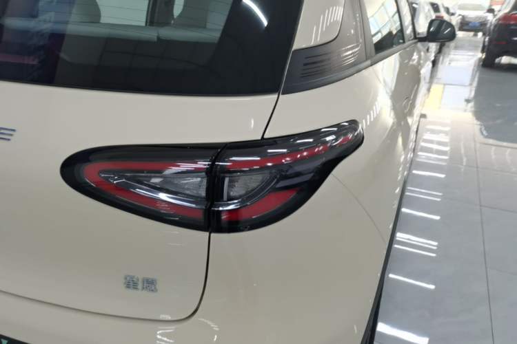 Used Geely Galaxy Geome 2026 Model 310km Dream Edition Right Rear Taillight
