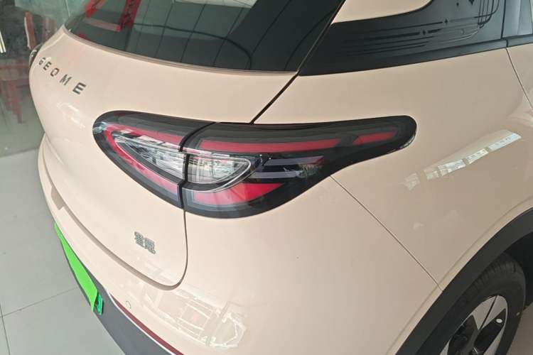 Used Geely Galaxy Geome 2026 Model 310km Dream Edition Right Rear Taillight