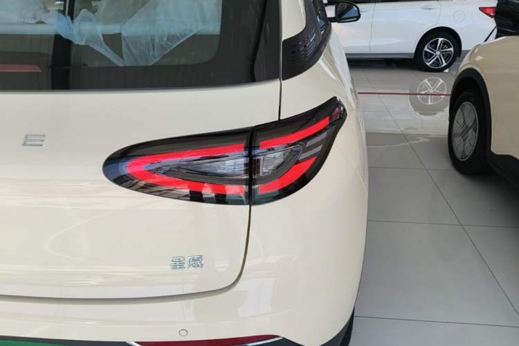 Used Geely Galaxy Geome 2026 Model 310km Youth Edition Right Rear Taillight