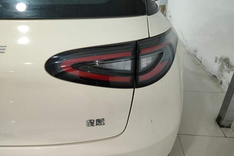 Used Geely Galaxy Geome 2026 Model 310km Youth Edition Right Rear Taillight