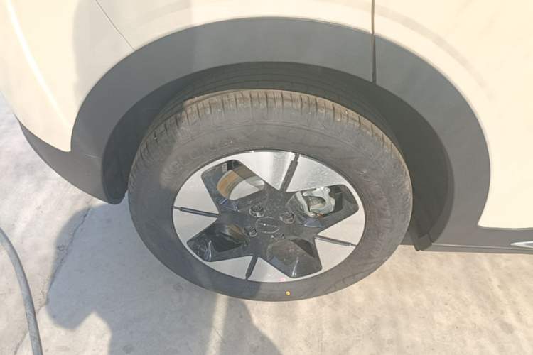 Used Geely Galaxy Geome 2026 Model 310km Dream Edition Right Rear Wheel Hub