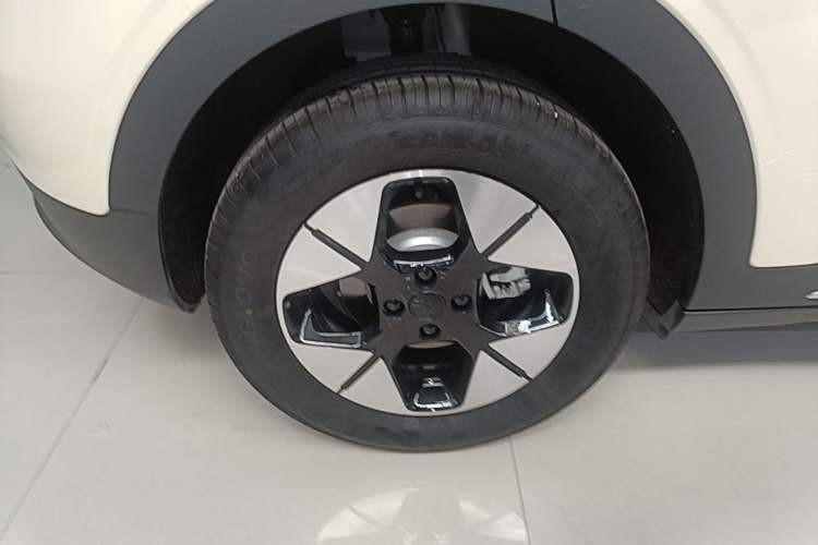 Used Geely Galaxy Geome 2026 Model 310km Dream Edition Right Rear Wheel Hub