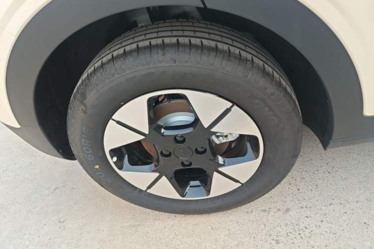 Used Geely Galaxy Geome 2026 Model 310km Dream Edition Right Rear Wheel Hub