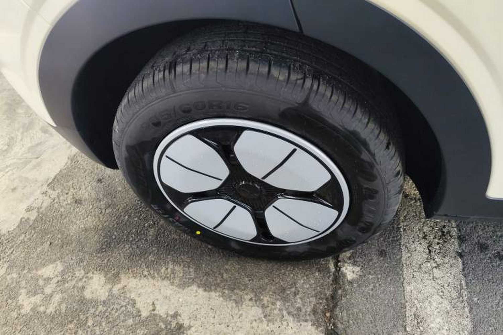 Used Geely Galaxy Geome 2026 Model 310km Youth Edition Right Rear Wheel Hub