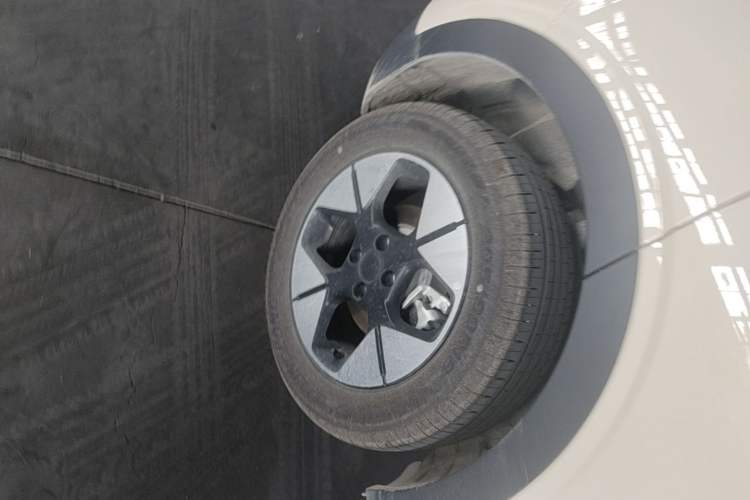 Used Geely Galaxy Geome 2026 Model 310km Dream Edition Right Rear Wheel Hub