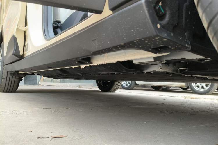 Used Geely Galaxy Geome 2026 Model 310km Youth Edition Right Side Sill