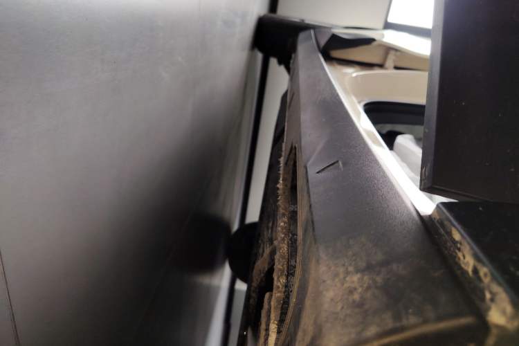 Used Geely Galaxy Geome 2026 Model 310km Youth Edition Right Side Sill