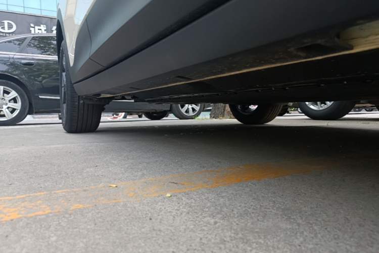 Used Geely Galaxy Geome 2026 Model 410km Freedom Edition Right Side Sill